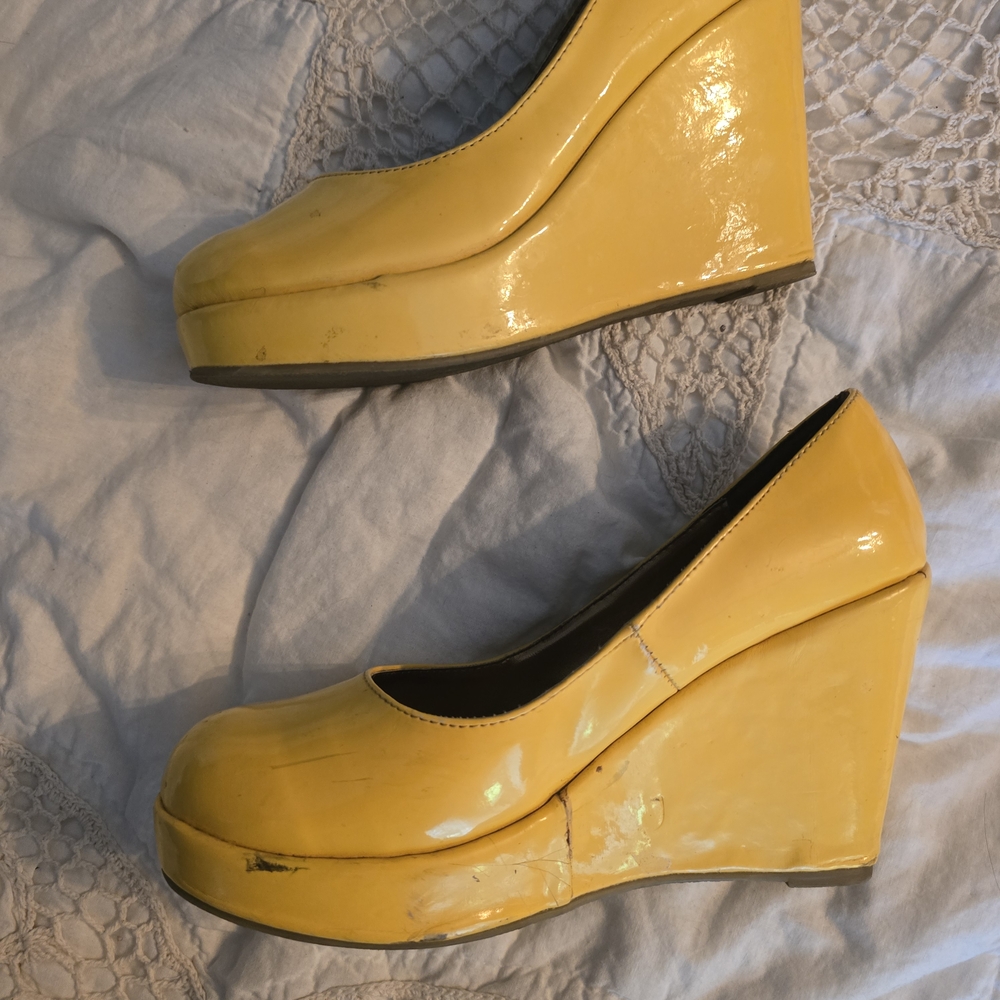 Y2k Charles Albert Yellow Patent Leather Wedge Shoes - Picture 3 of 5